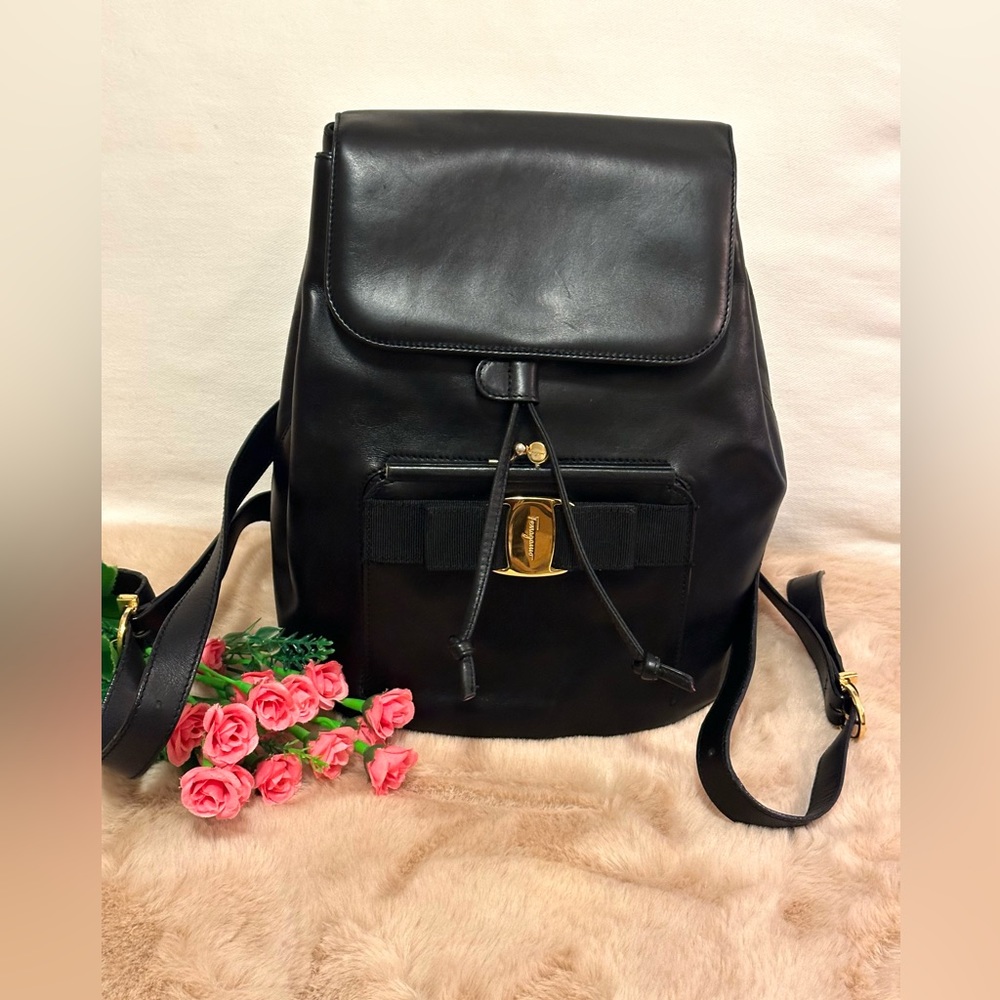 💕SALE ALERT 💕 SALVATORE FERRAGAMO Black Leather Backpack 🌟 AUTHENTIC 🌟